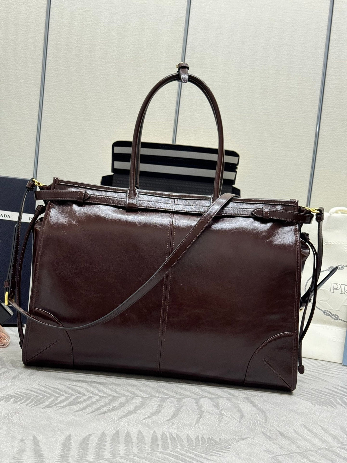 Pra Lux Soft Waxed Leather 1BA439 Extra Large 42cm Handbag Burgundy 267459
