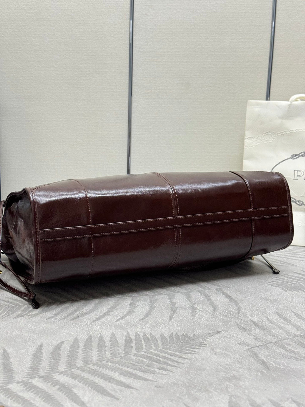 Pra Lux Soft Waxed Leather 1BA439 Extra Large 42cm Handbag Burgundy 267459