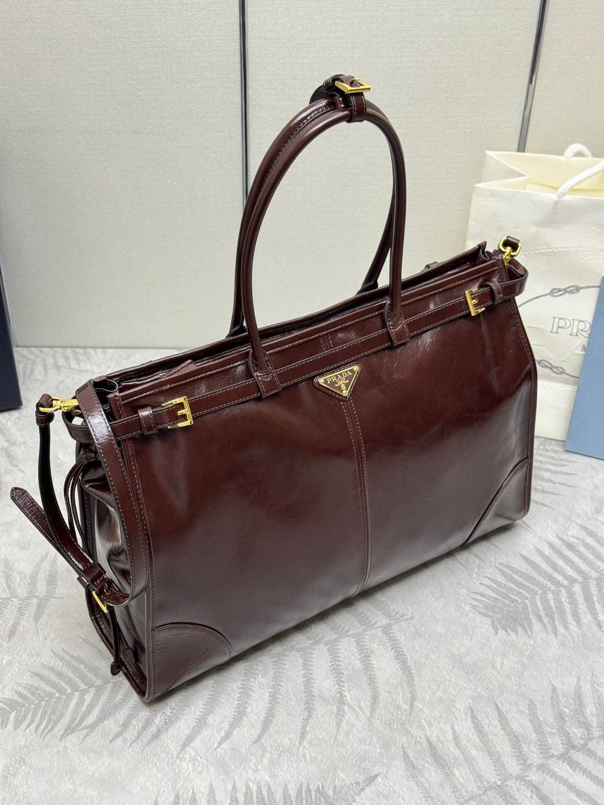 Pra Lux Soft Waxed Leather 1BA439 Extra Large 42cm Handbag Burgundy 267459
