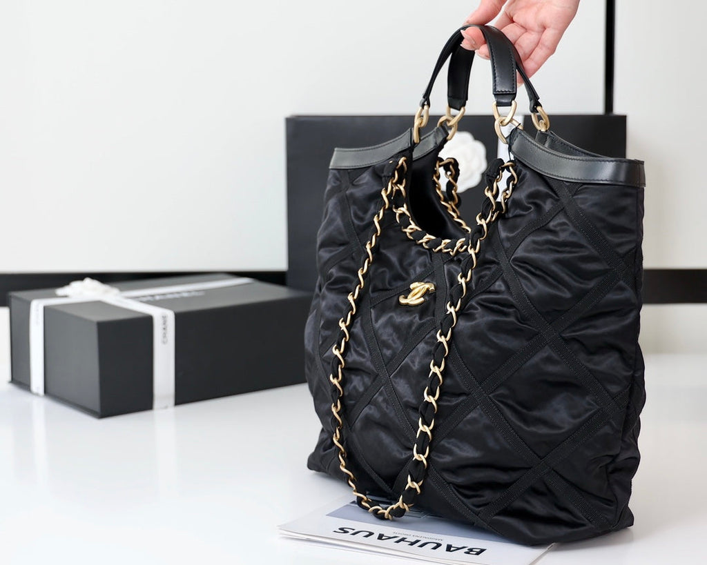 CC 22P Maxi Shopping Bag Black Nylon with Grosgrain