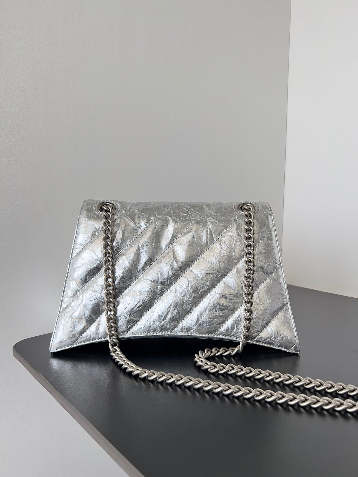 CRUSH CHAINED BAG 32 IN SILVER METALLIC QUILTED CRUSHED CALFSKIN