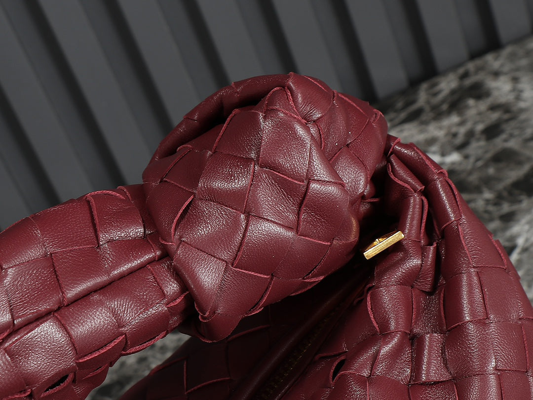 bv teen jodie 36cm burgundy lambskin