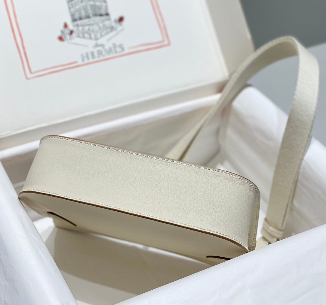 HM JYPSIERE SHOULDER BAG 23 IN BEIGE CALFSKIN SILVER HARDWARE
