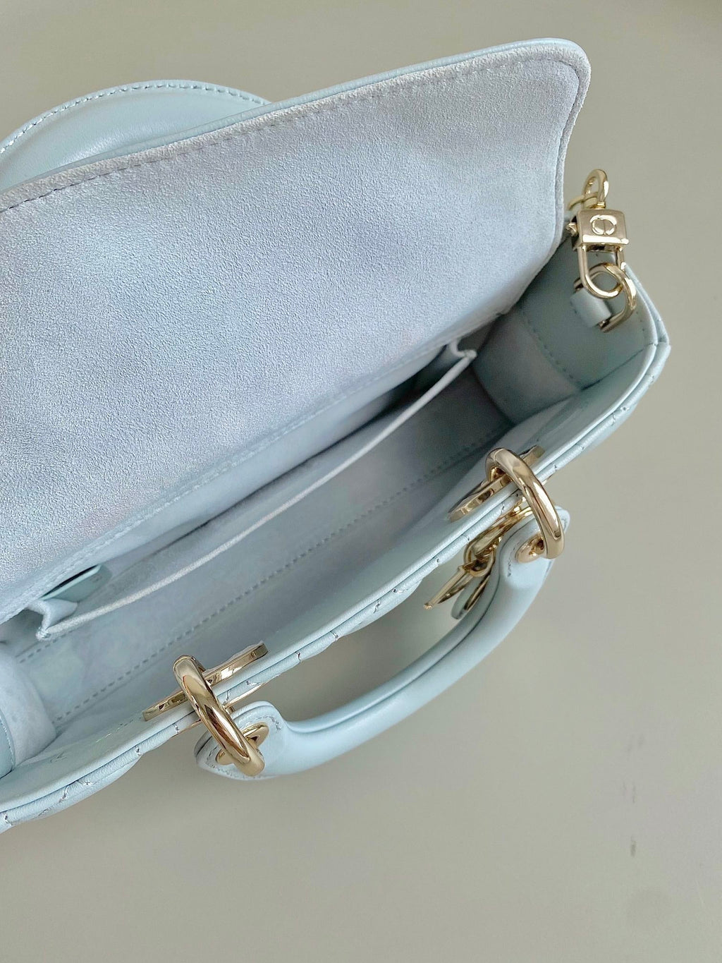 D-JOY BAG 22 IN LIGHT BLUE LAMBSKIN