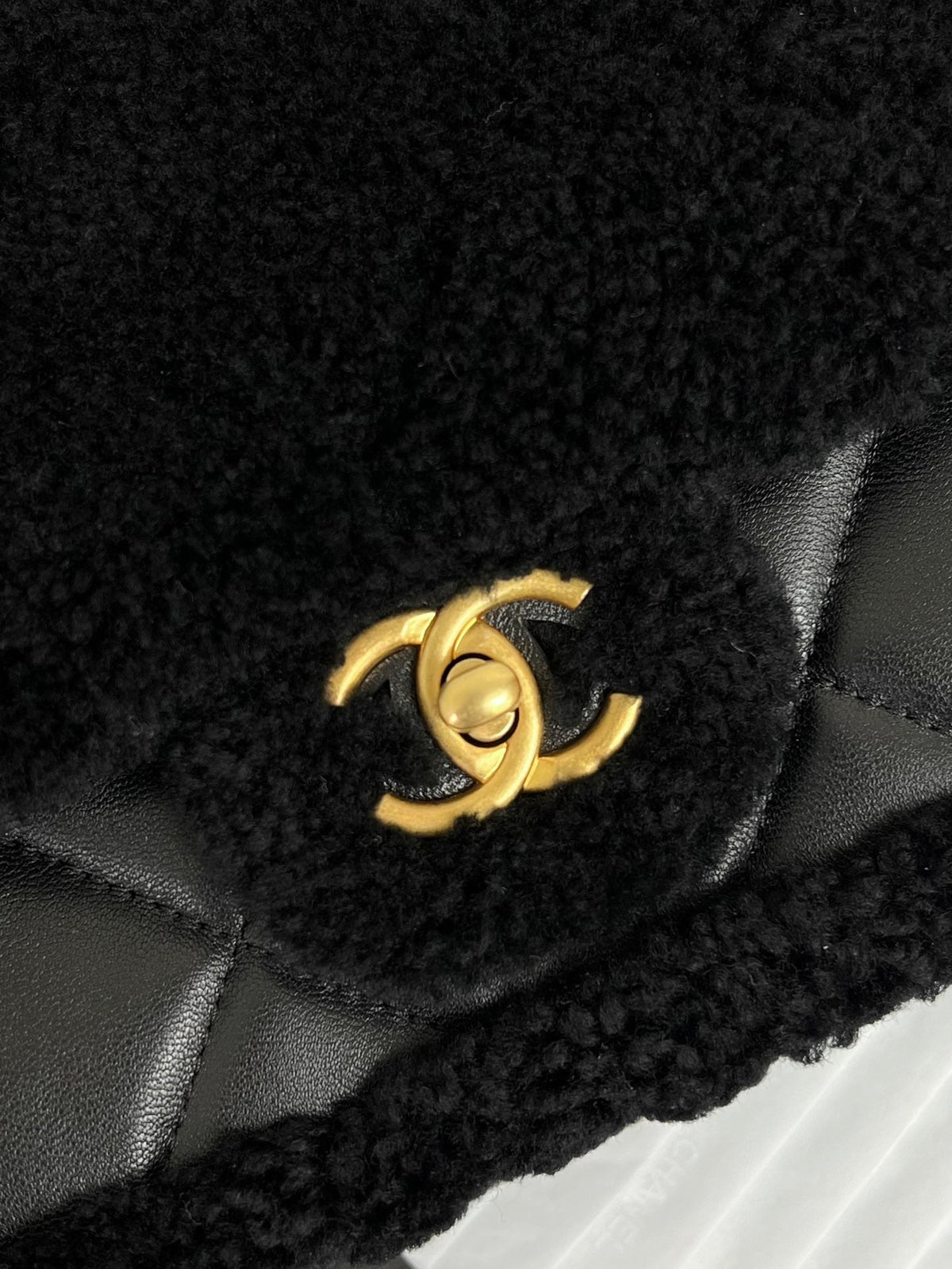 Flap Bag Small 23cm Black Sherling Lambskin Gold Hardware