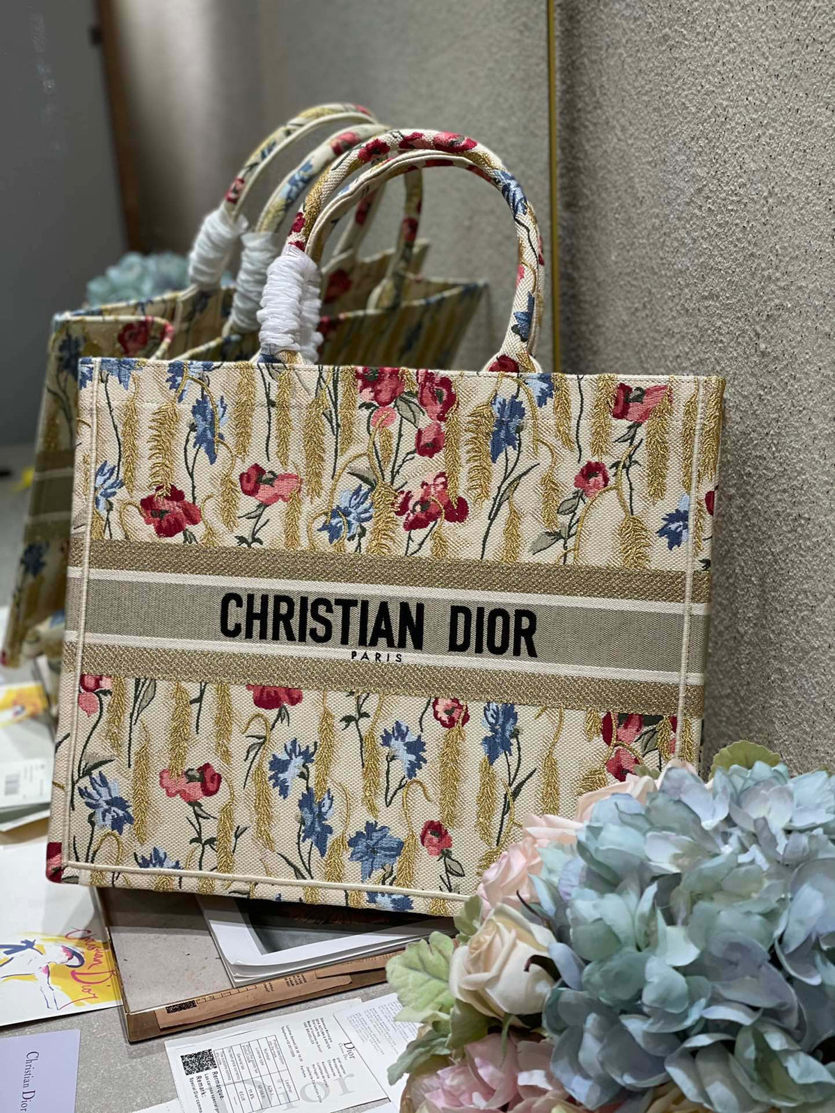 CD Hibiscus Book Tote 42cm Bag Canvas 336576