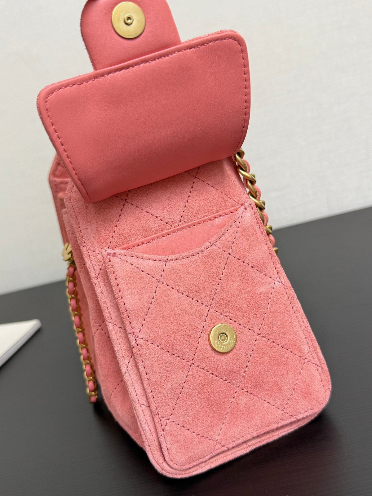 Chanel 2026 Hobo Bag 22cm Pink Suede