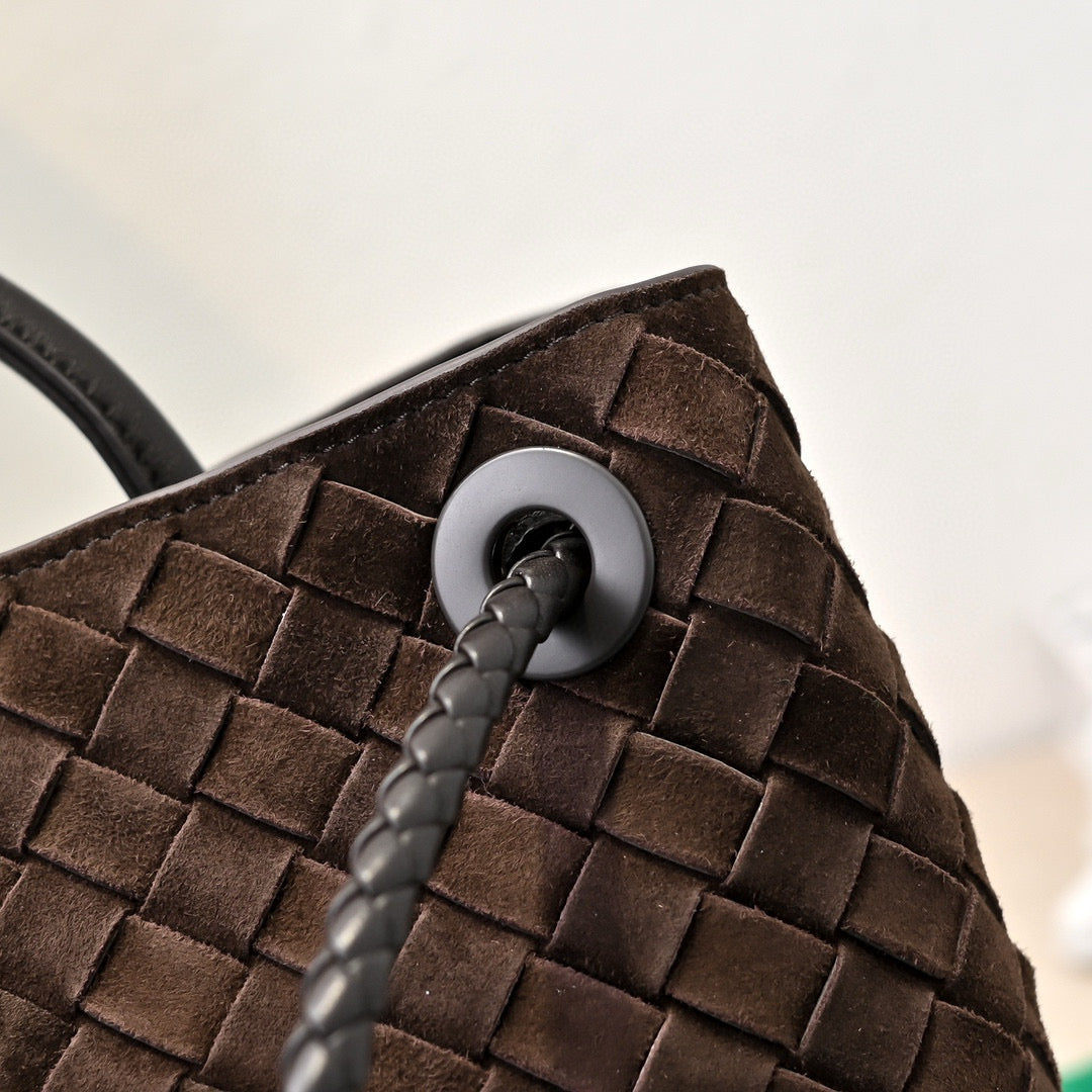 BV Tasche Andiamo 32cm Chocolate Lambskin Suede Ghw