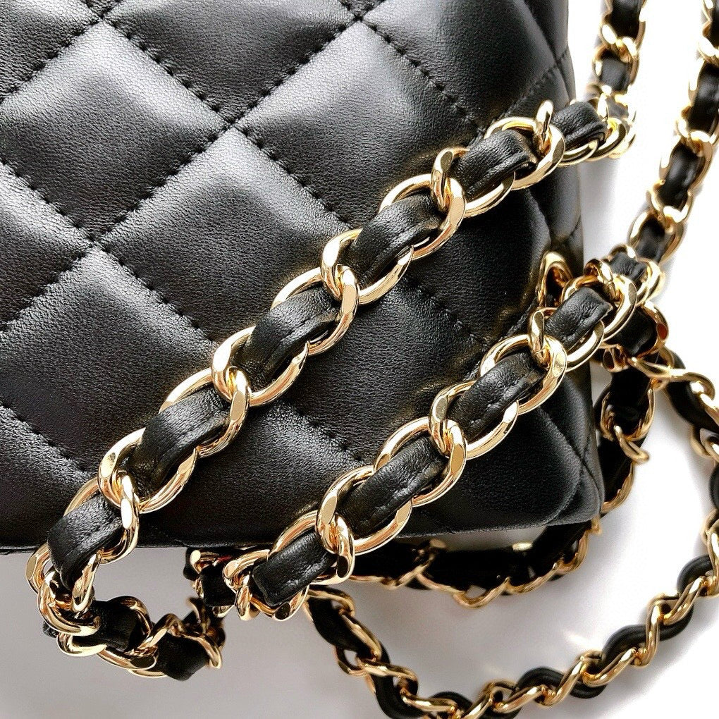 CLASSIC FLAP 30 BLACK LAMBSKIN LIGHT GOLD HARDWARE