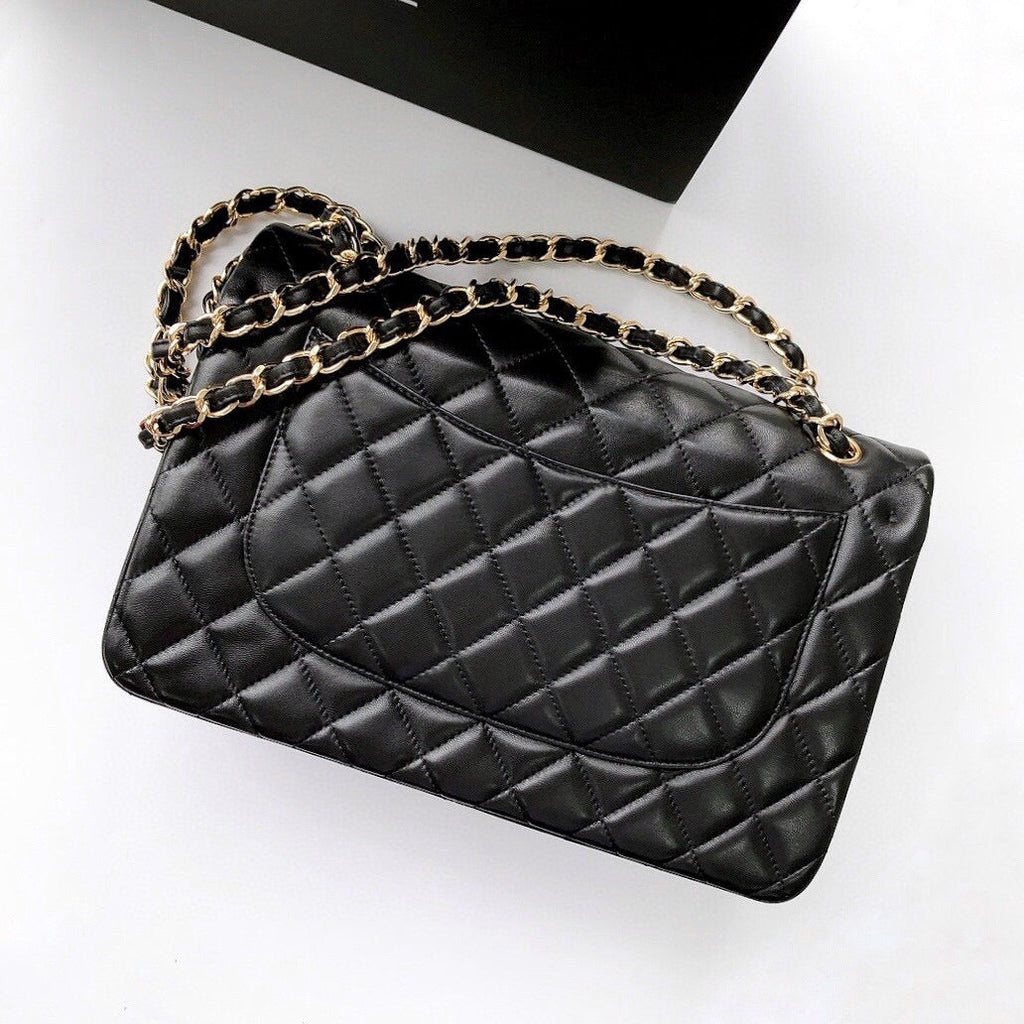 CLASSIC FLAP 30 BLACK LAMBSKIN LIGHT GOLD HARDWARE