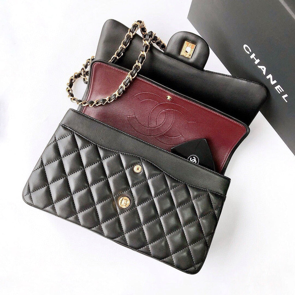 CLASSIC FLAP 30 BLACK LAMBSKIN LIGHT GOLD HARDWARE