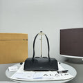 THE DACHSHUND SHOULDER BAG 32 BLACK CALFSKIN