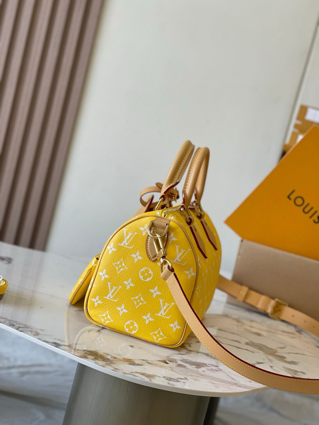 speedy p9 bandouliere 25cm yellow calfskin