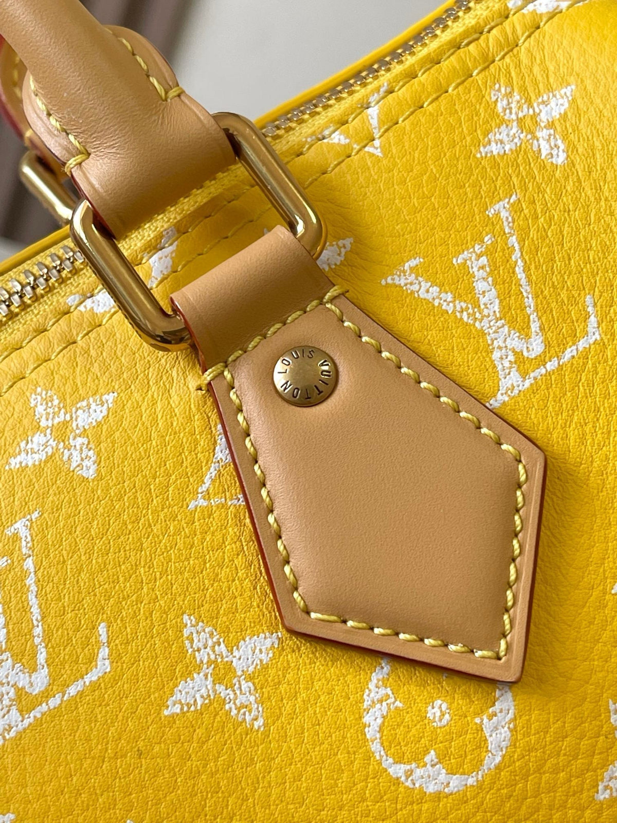 speedy p9 bandouliere 25cm yellow calfskin
