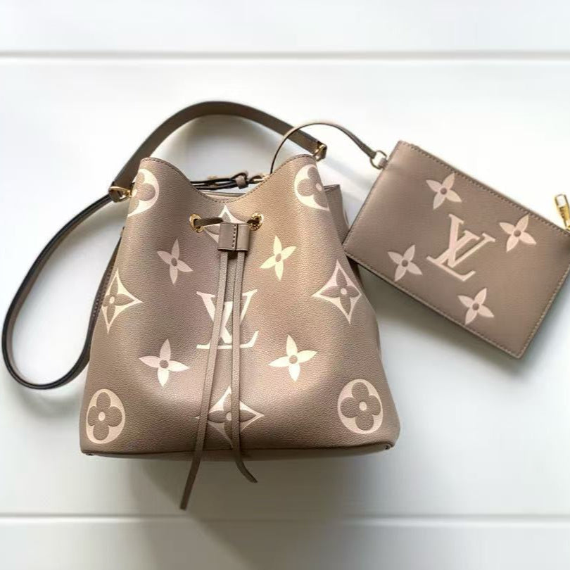 LV NéoNoé Bucket Bag 26cm Beige White Embossed Grained Cowhide
