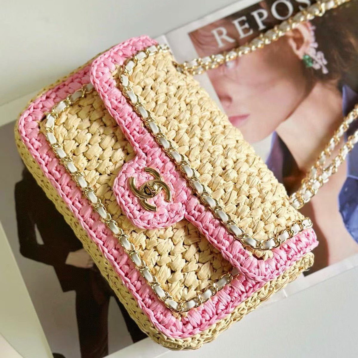 CC Chain Venice Beach Flap Bag 23cm Beige Pink Raffia