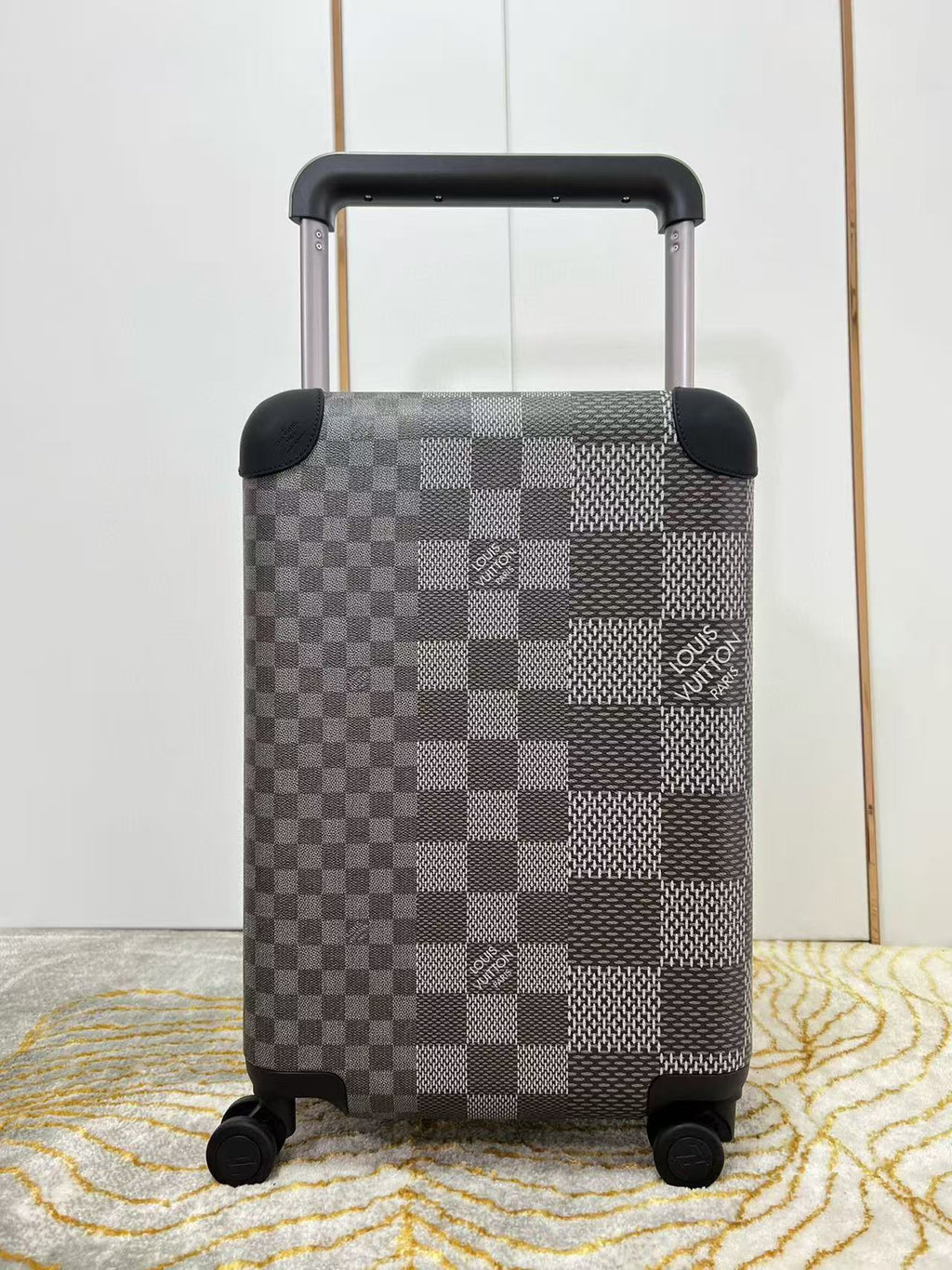 Louis Vuitton Horizon 55 Plaid Suicase Gray Black Leather