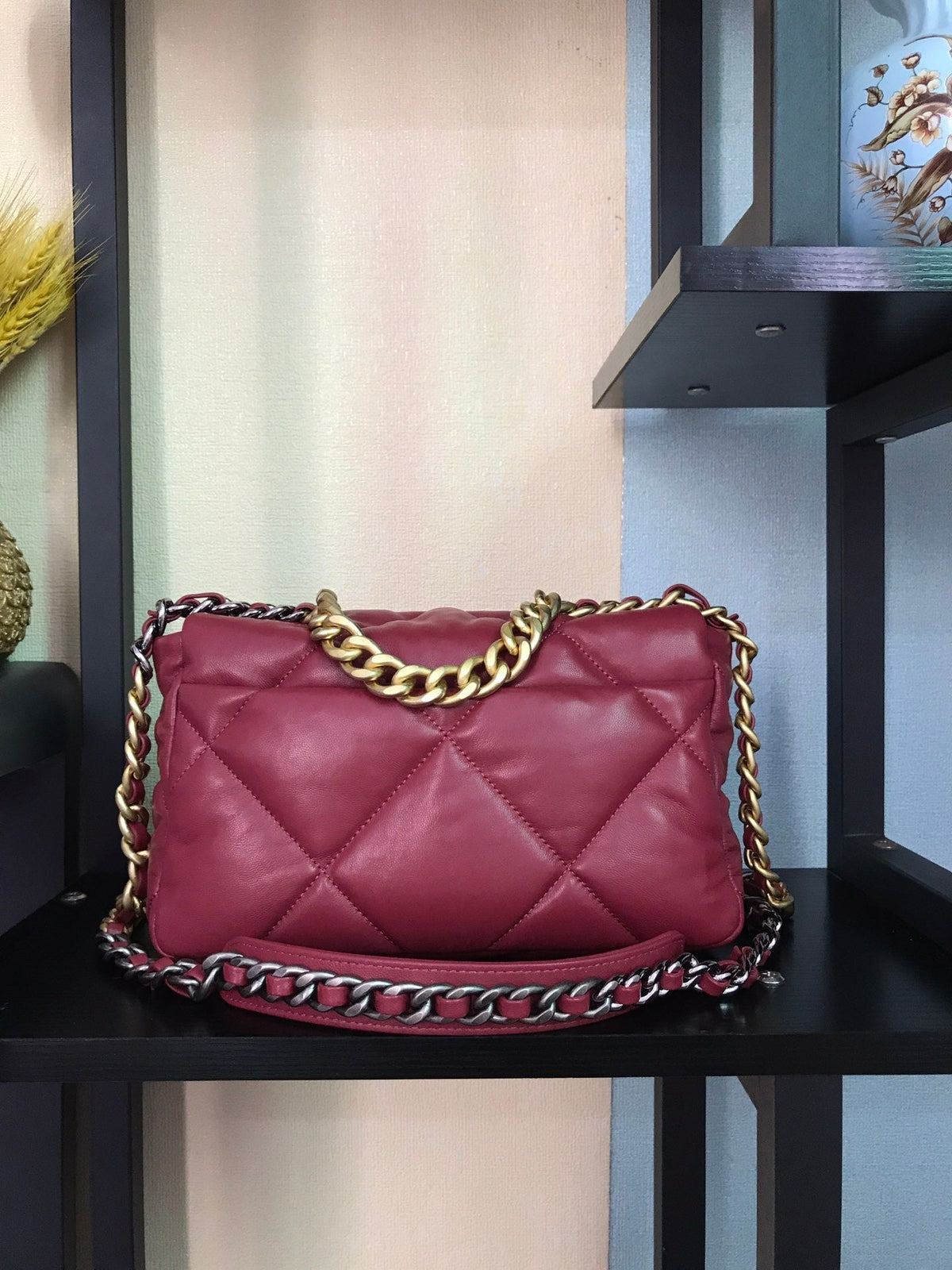 19 FLAP BAG 26 BURGUNDY LAMBSKIN