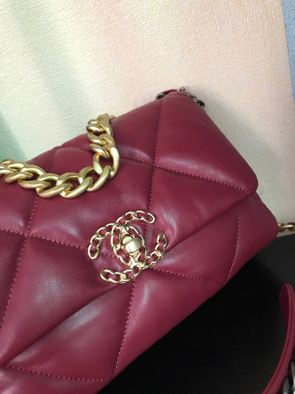 19 FLAP BAG 26 BURGUNDY LAMBSKIN