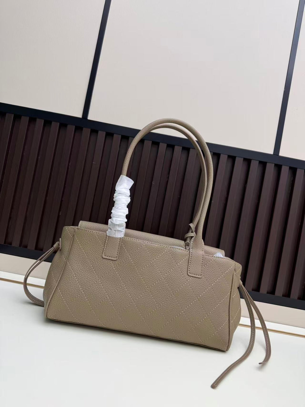 CC SMALL TOTE BAG 30CM TOGO  LEATHER