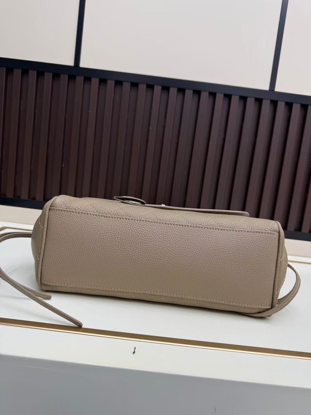 CC SMALL TOTE BAG 30CM TOGO  LEATHER