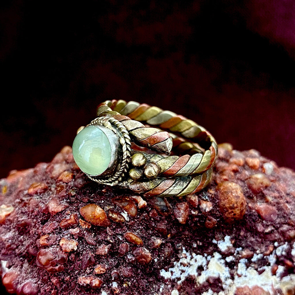 Prehnite Braided Bronze Ring