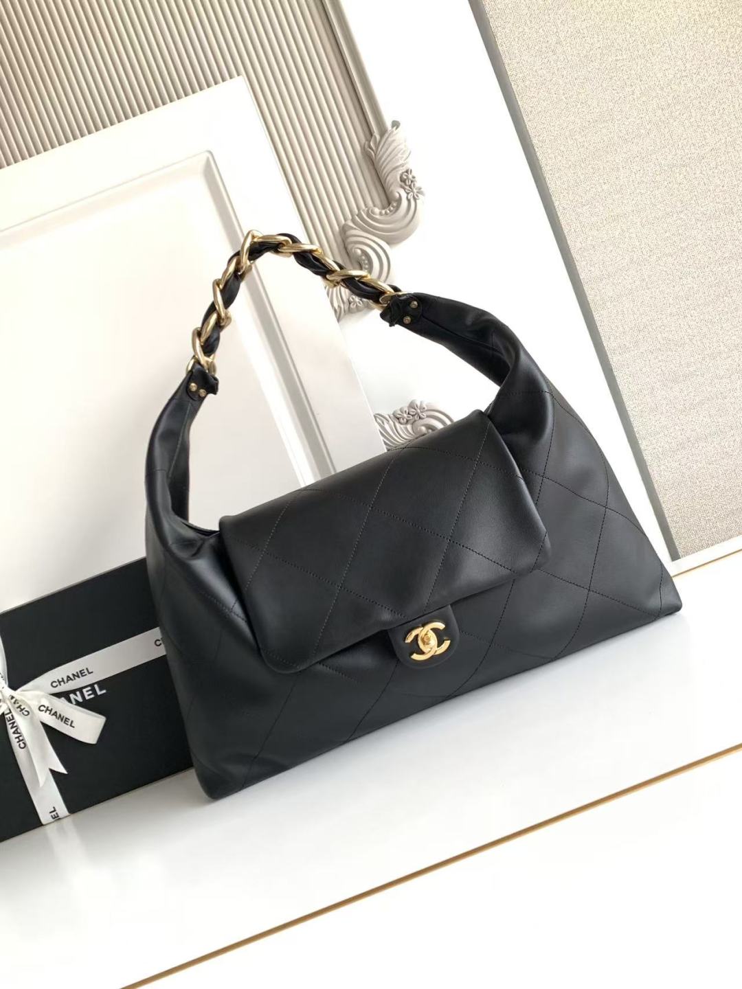 CC 2025 Bag 43cm Black Gold Calfskin 300854