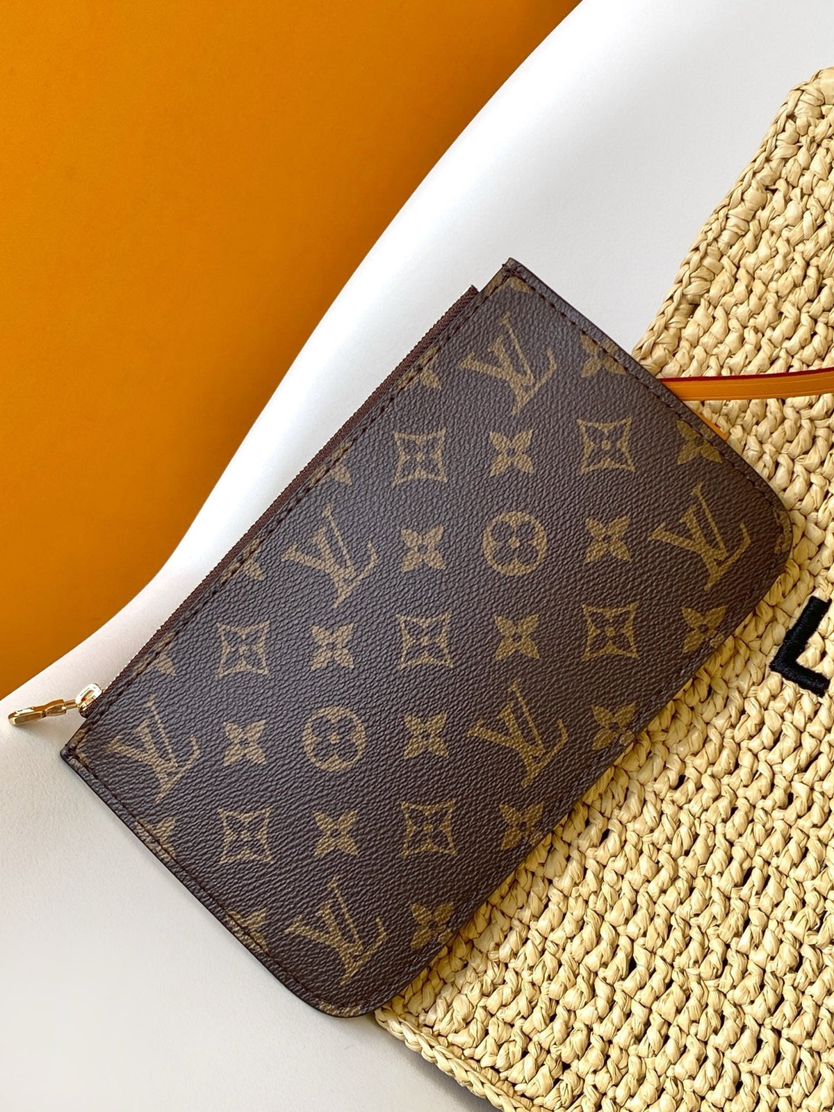 Summer Shopper Tote MM Beige Raffia & Cowhide
