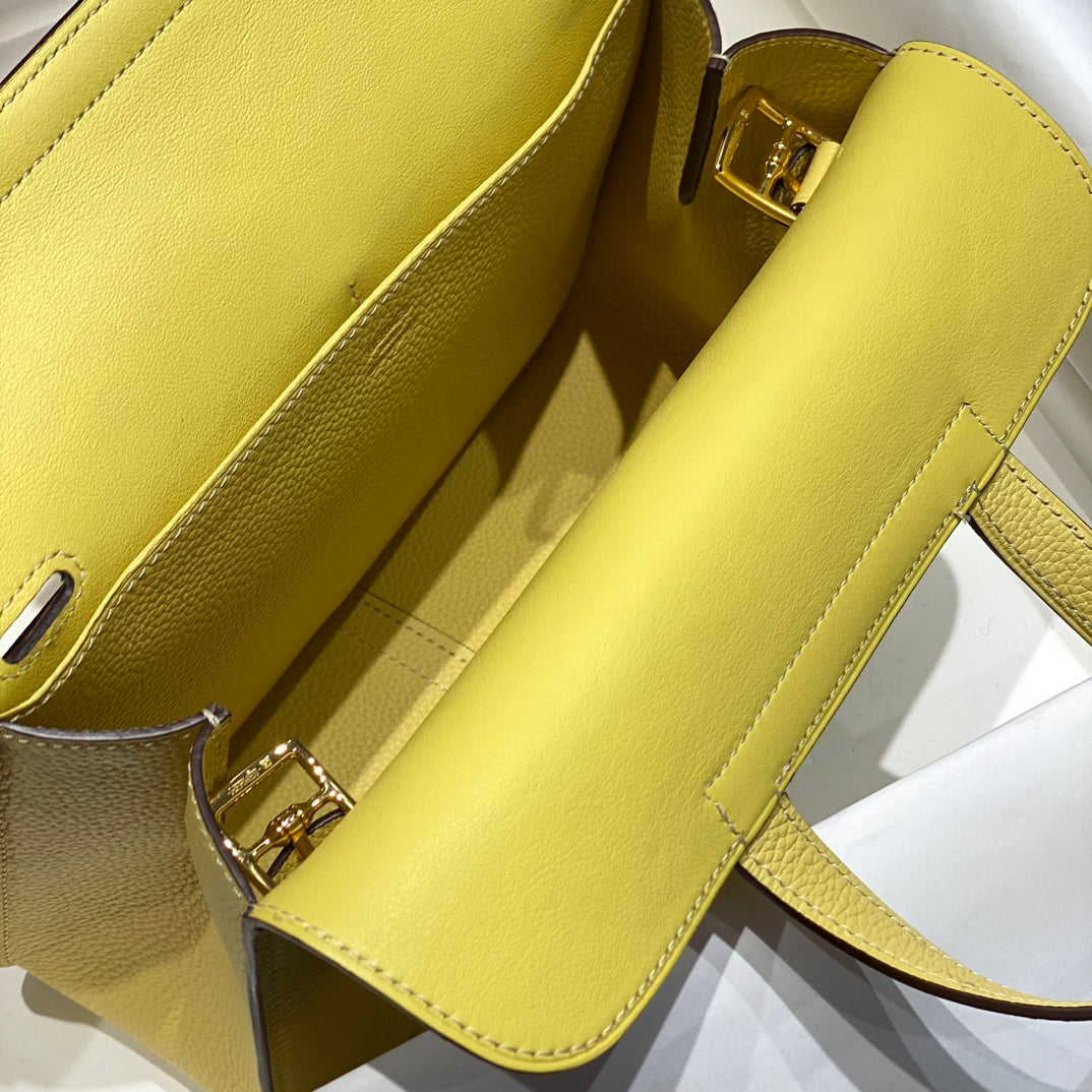 HALZAN 25 HANDLE BAG IN BUMBLEBEE YELLOW GRAINED CALFSKIN