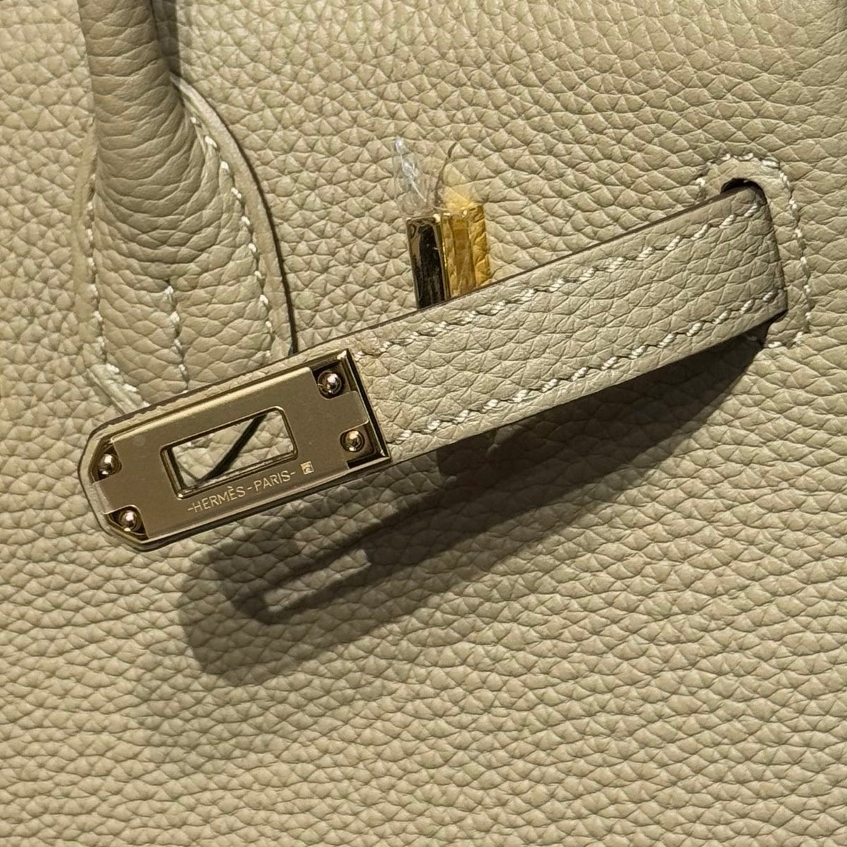 Hermes Birkin Beige with Gold Buckle Calfskin 255601