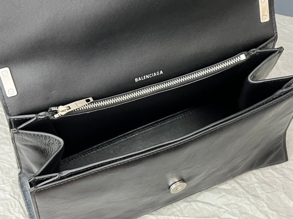 CRUSH SHOULDER BAG 31 IN BLACK CRUSHED CALFSKIN LEATHER STRAP SILVER HARDWARE
