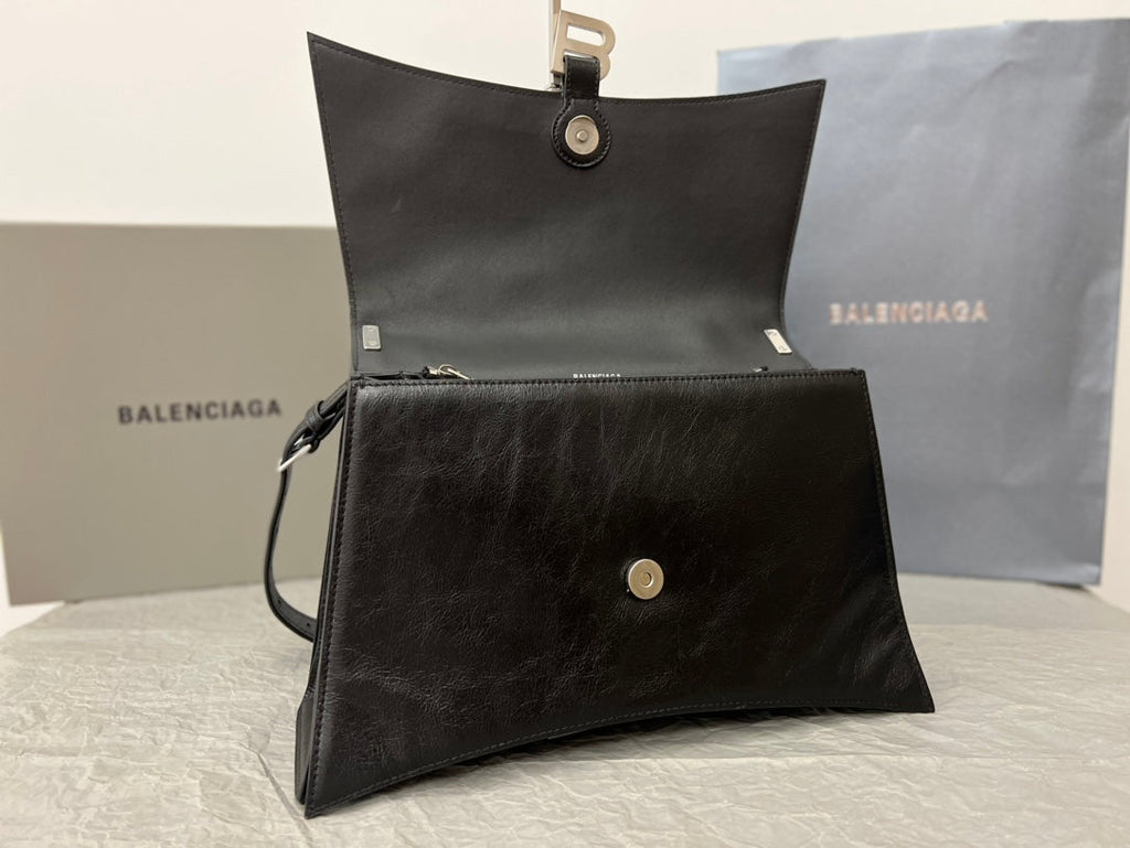 CRUSH SHOULDER BAG 31 IN BLACK CRUSHED CALFSKIN LEATHER STRAP SILVER HARDWARE