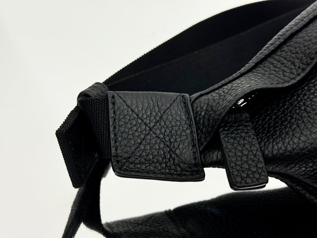 EVERYDAY BELTPACK 40 IN BLACK GRAINED CALFSKIN