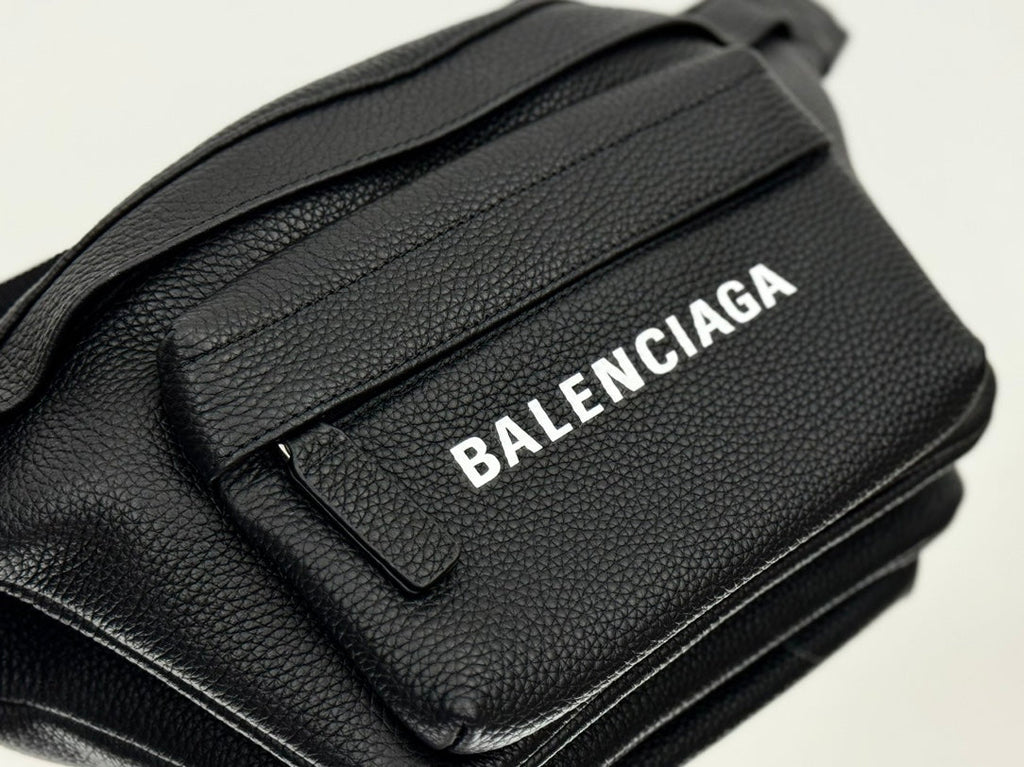EVERYDAY BELTPACK 40 IN BLACK GRAINED CALFSKIN