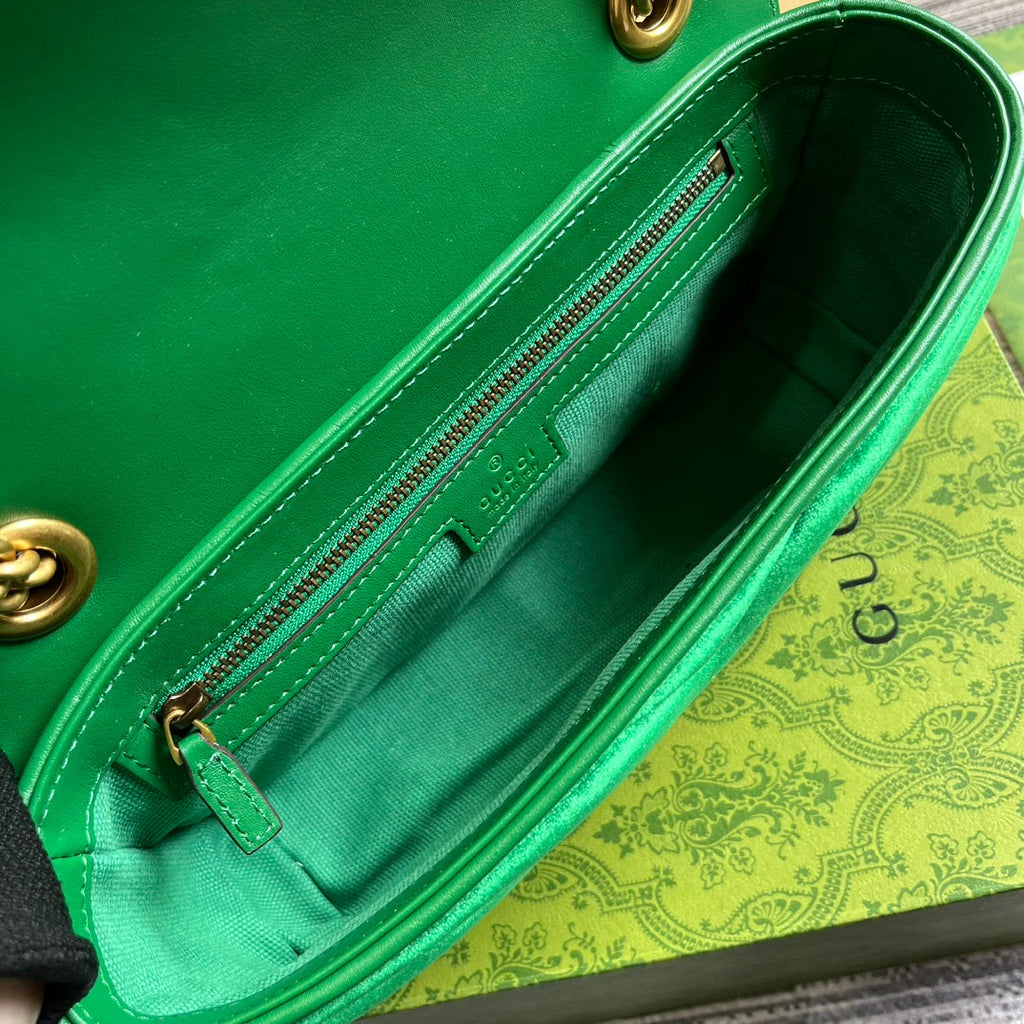 GG MARMONT MEDIUM 26 BAG IN COOL GREEN VELVET