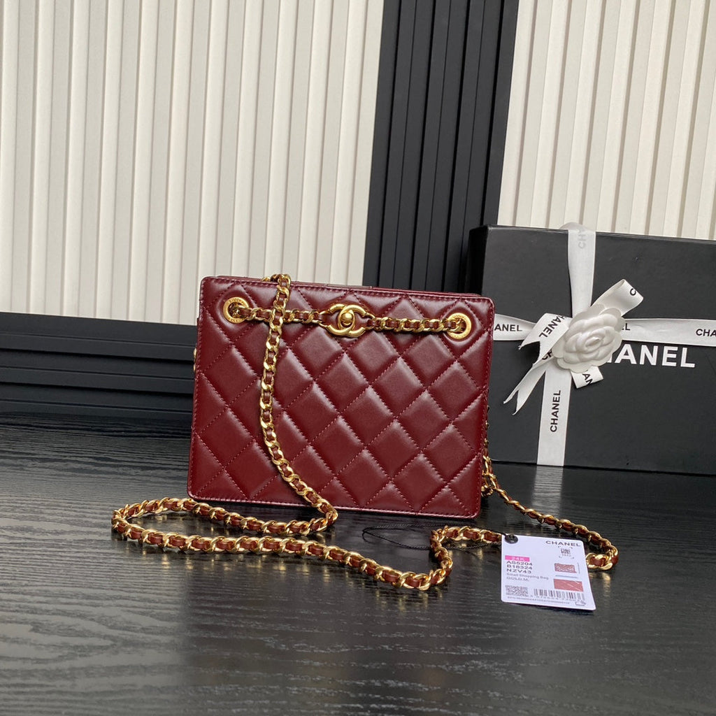HANDBAG 21 IN GARNET RED DIAMOND PATTERN QUILTED SHINY LAMBSKIN GOLD HARDWARE