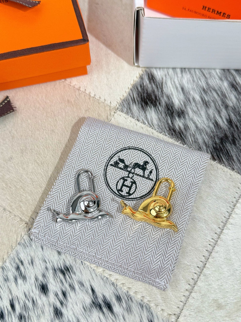 HM Snail Lock Bag Charm
