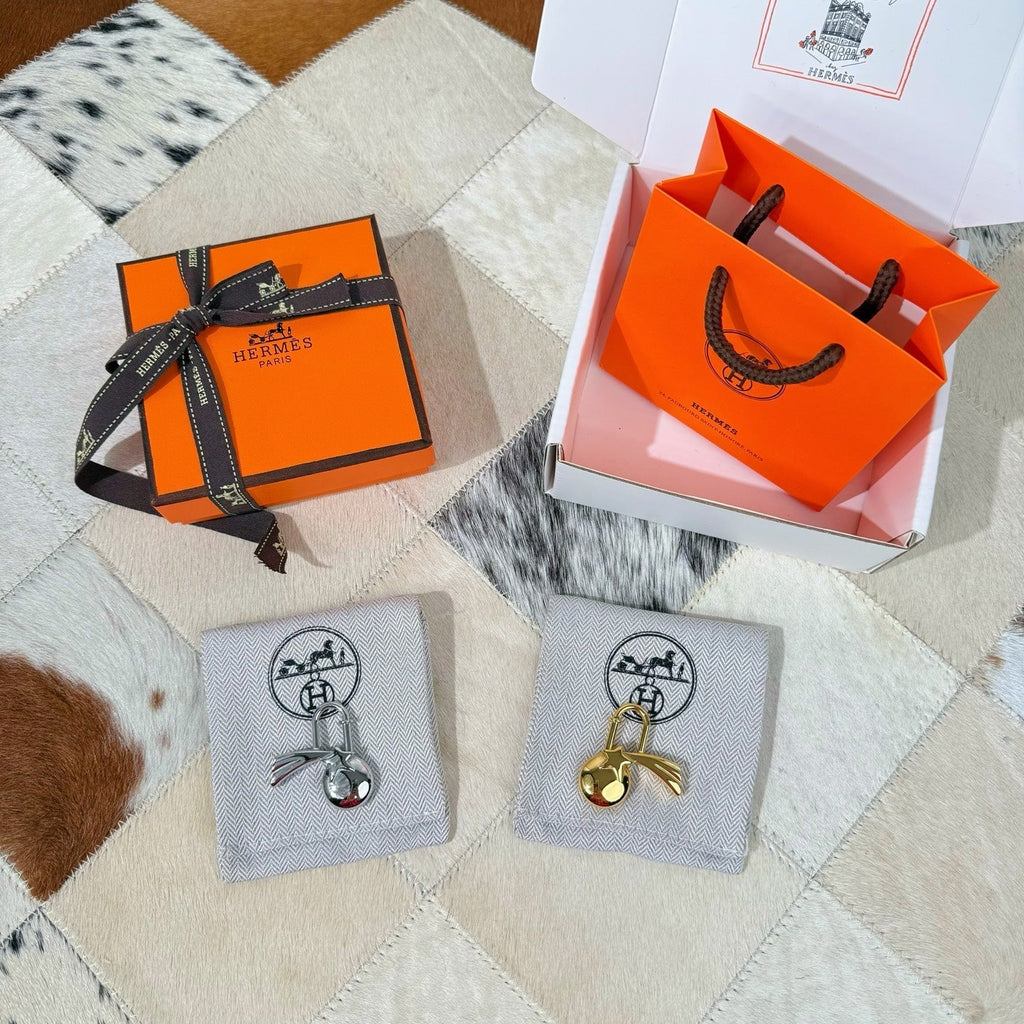 HM Shooting Star Head Charm