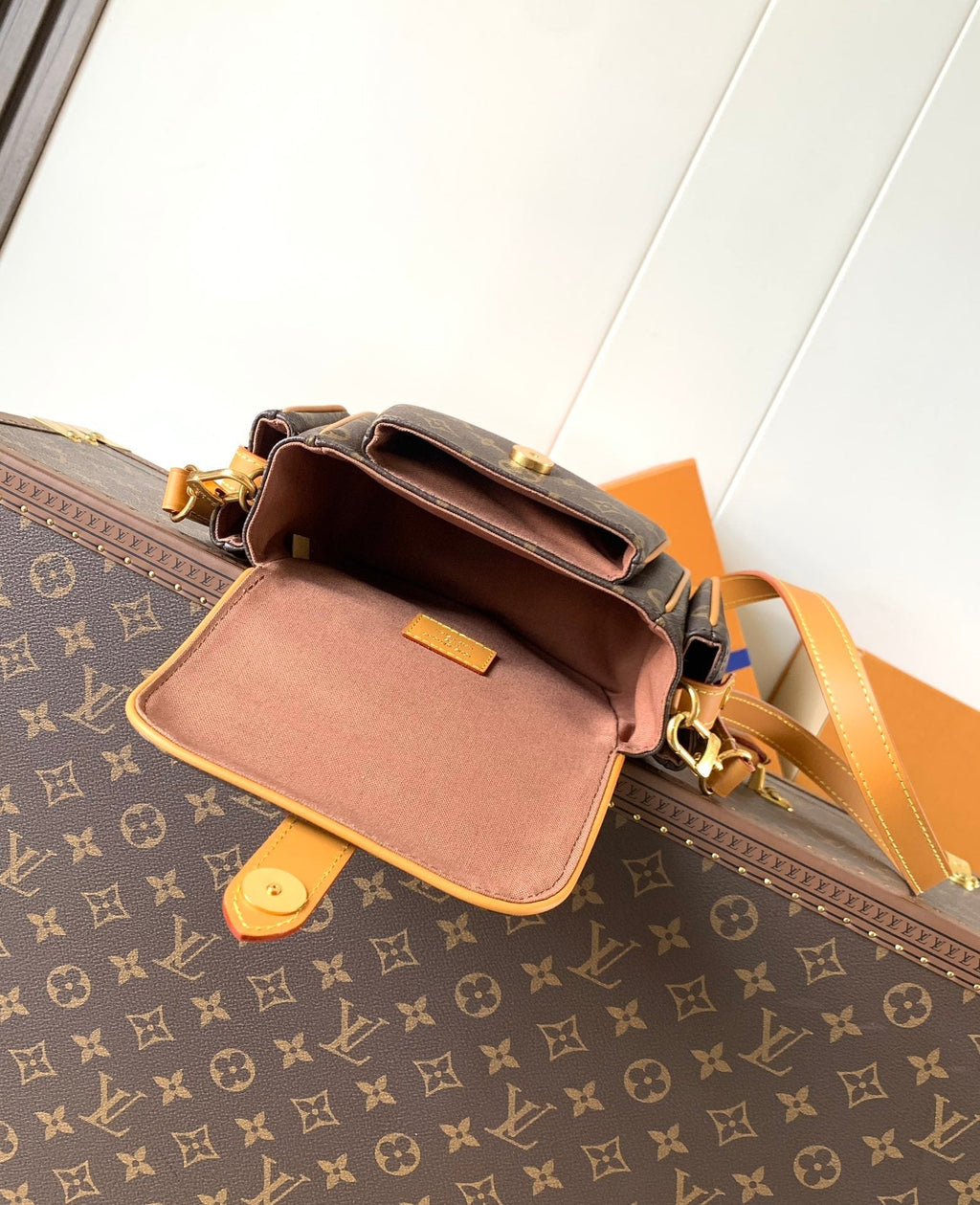 LV Cargo Wearable Wallet 23cm Brown Monogram Canvas & Cowhide GHW