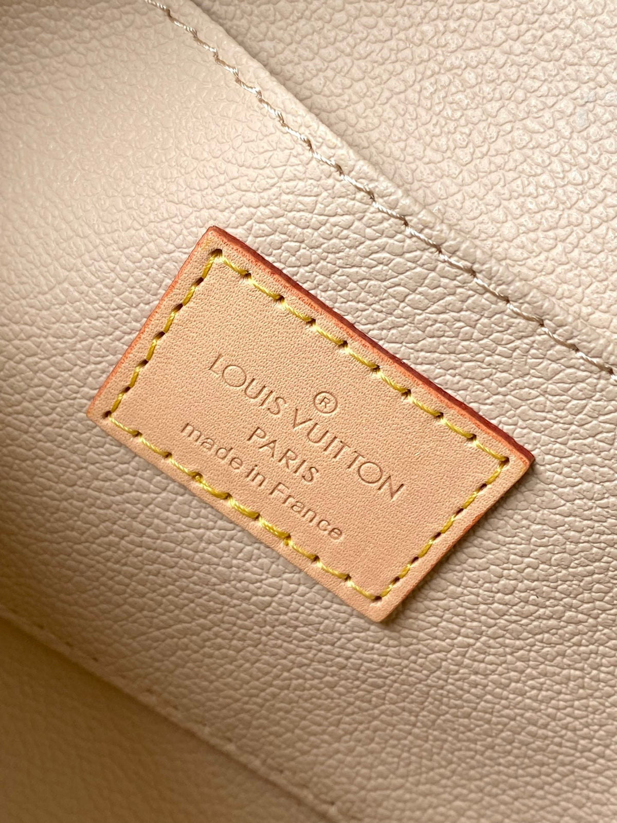 POCHETTE COSM_TIQUE PM 19 IN GRAY CREAM MONOGRAM TRIANON CANVAS