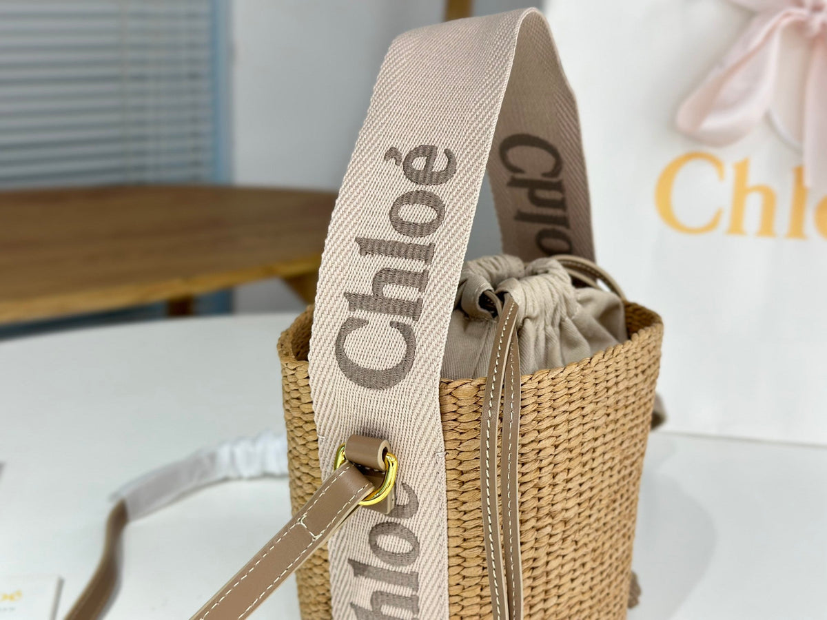 Chloe Woody straw bucket bag 16cm beige raffia
