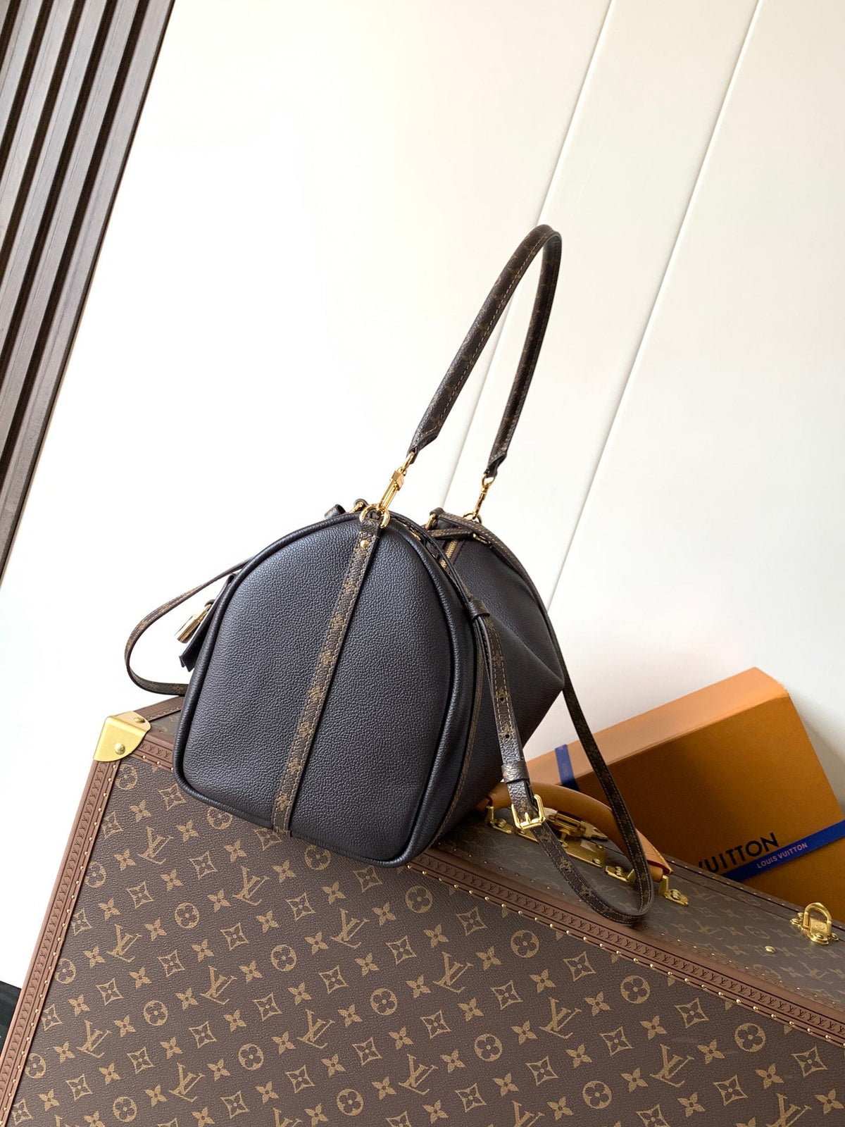LV M26359 Express MM Handbag 36cm Brown Cowhide GHW