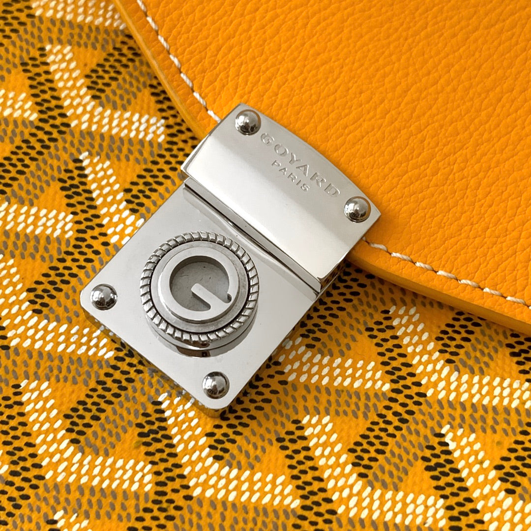 CHYPRE WALLET-POUCH 21 IN YELLOW GOYARDINE CANVAS AND CALFSKIN
