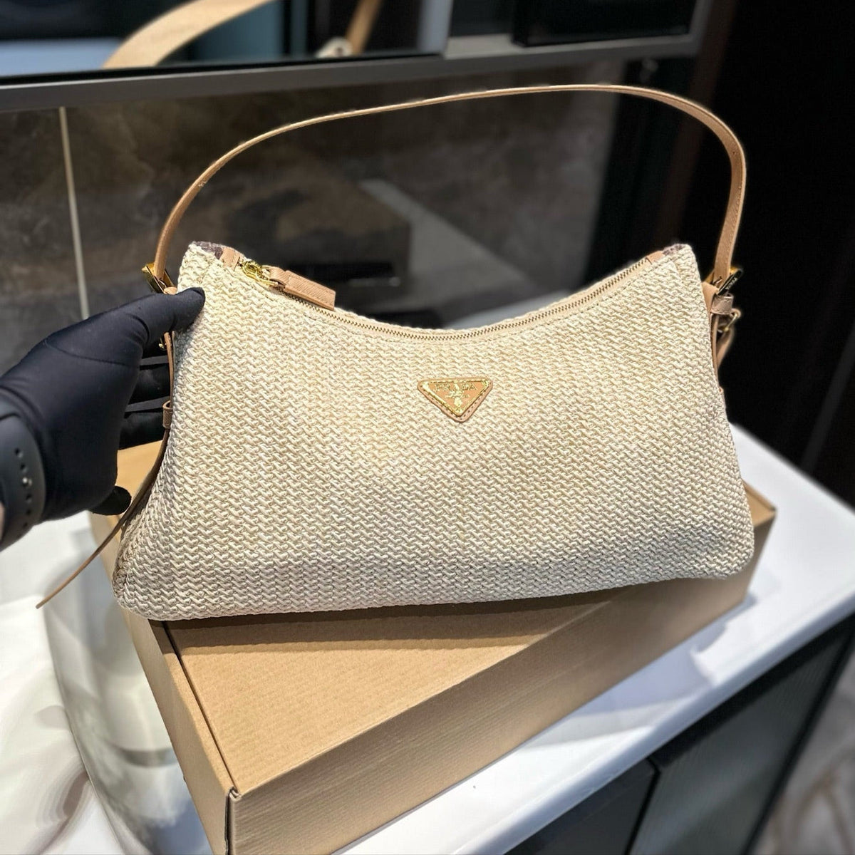 CROCHET SHOULDER BAG 38 IN BEIGE WOVEN RAFFIA