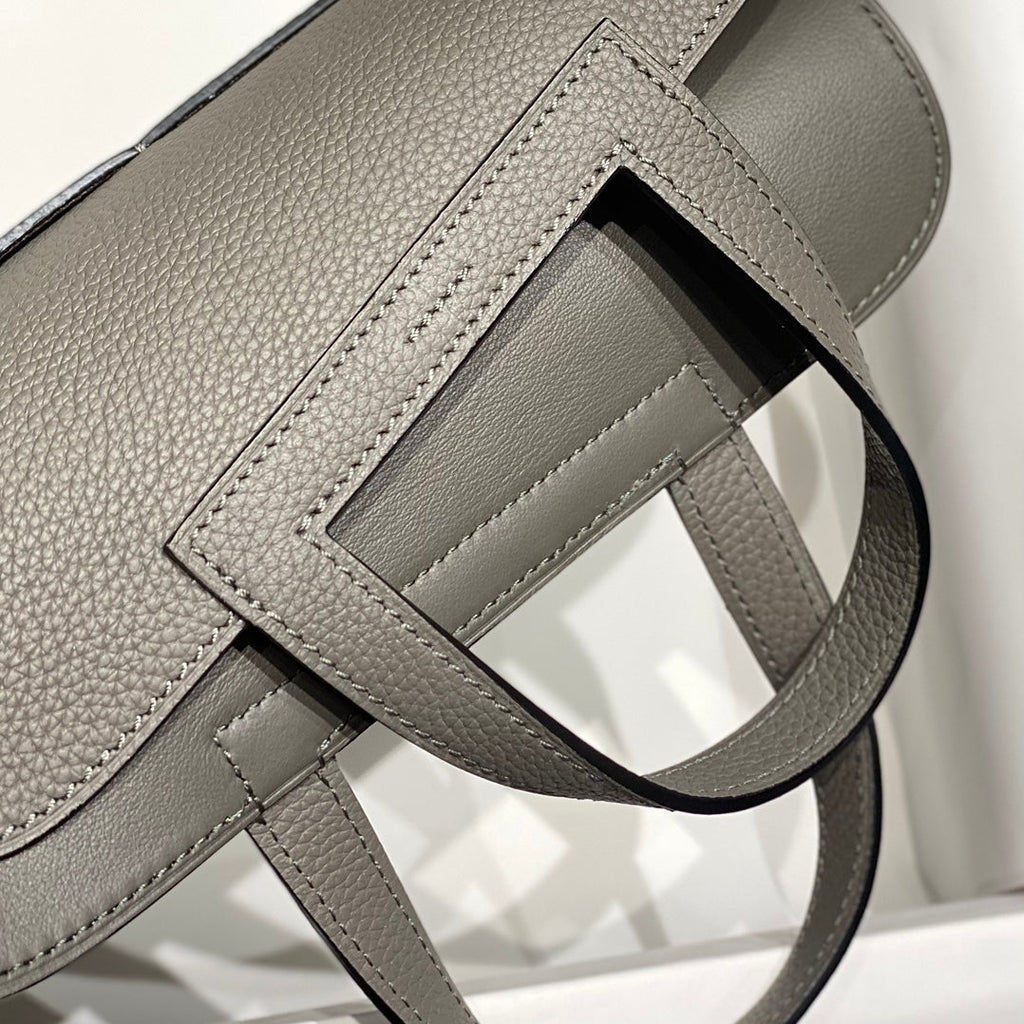 HALZAN 25 HANDLE BAG IN GREY GRAINED CALFSKIN