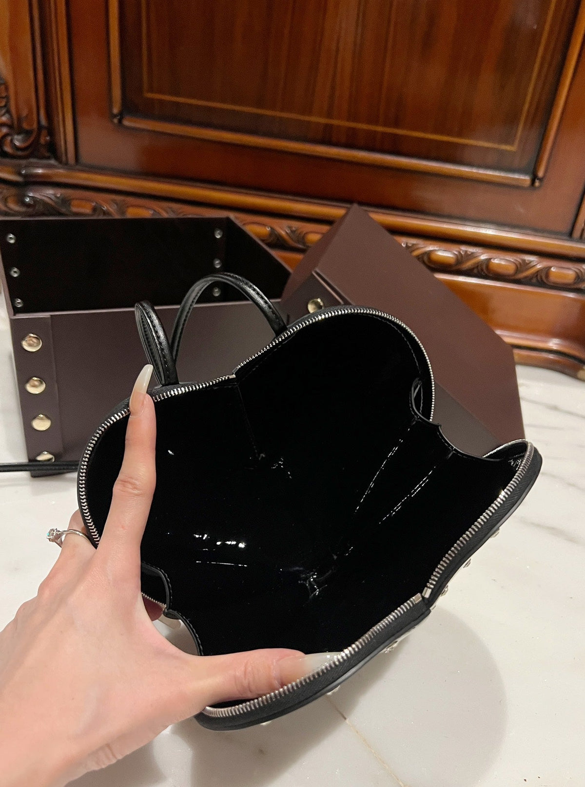 LE COEUR BAG 21 IN BLACK PATENT CALFSKIN ATTACHED STRASS