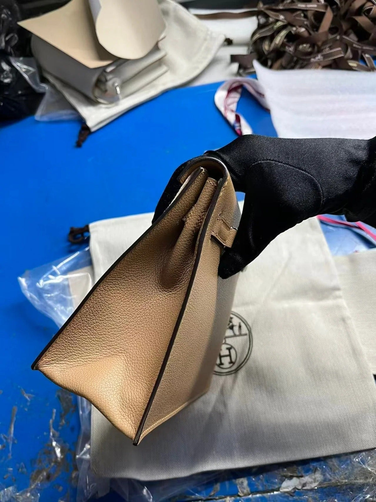 KELLY DANSE 22 TAN BROWN IN CALFSKIN SILVER HARDWARE