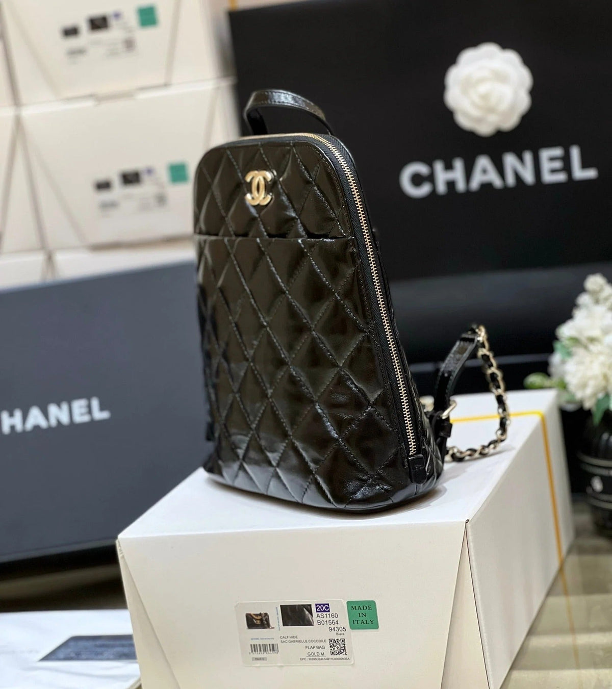 CHANEL 25S BACKPACK 23 IN BLACK SHINY CALFSKIN GOLD HARDWARE