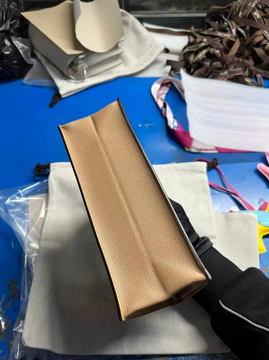 KELLY DANSE 22 TAN BROWN IN CALFSKIN SILVER HARDWARE